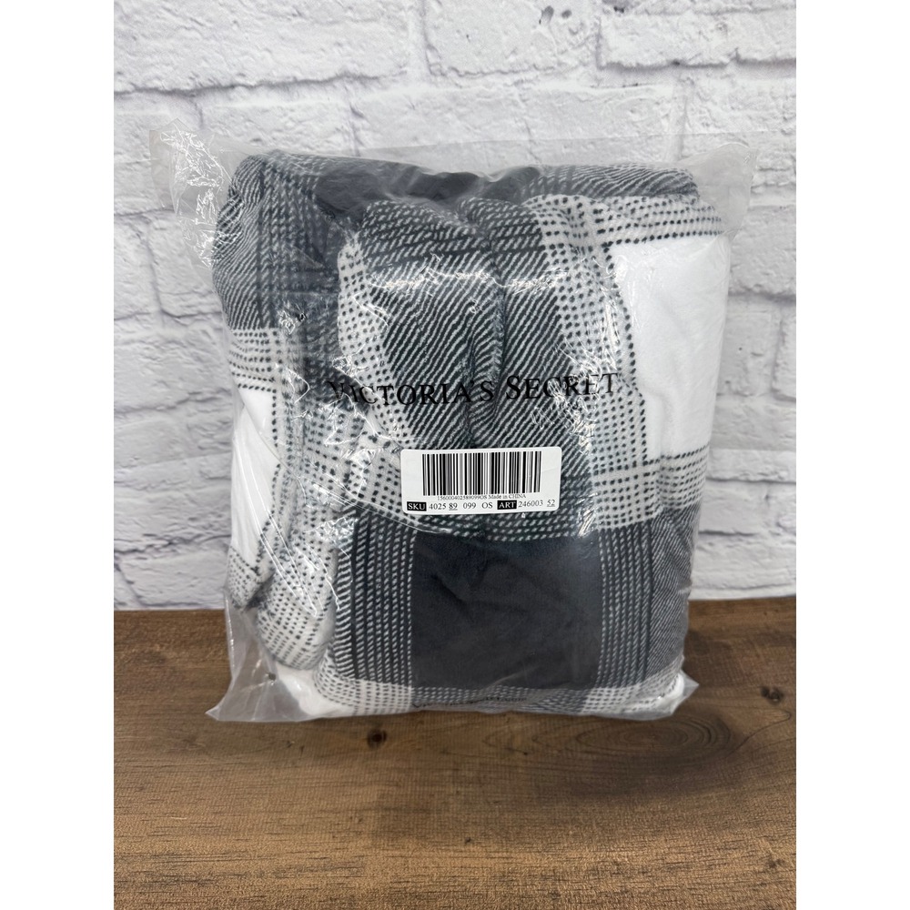 Victoria's Secret Black White Plaid Fleece‎ Throw Blanket  Cozycore Soft girl
